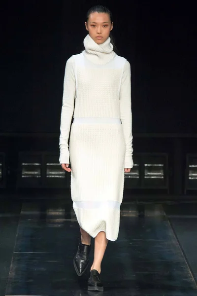 Look 24